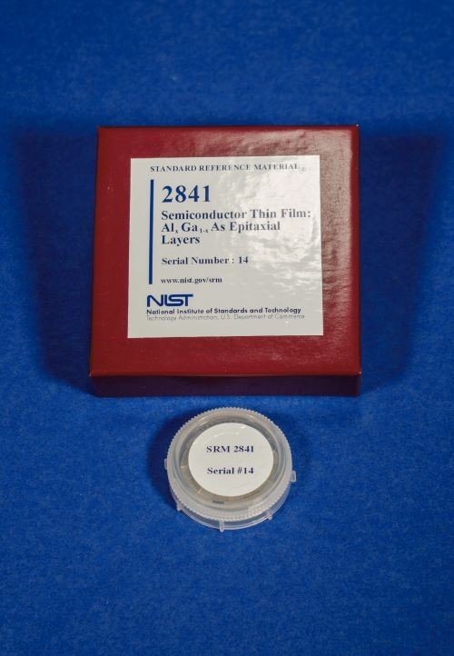 SRM 2841 半導體薄膜：Alx鎵1-xAs外延層(Al摩爾分數)x (接近0.20)